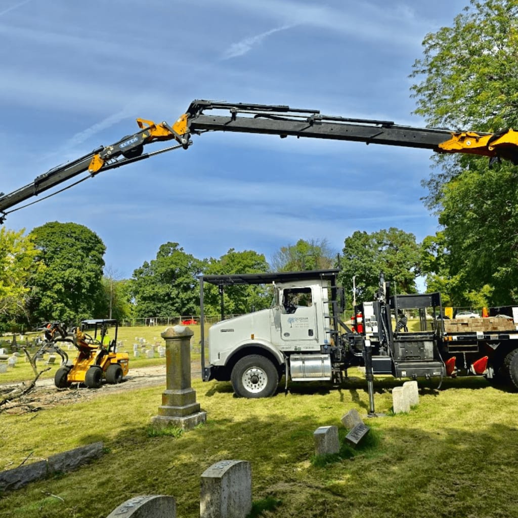 Tree removal and trimming services in Brookfield Wisconsin with crew and equipment